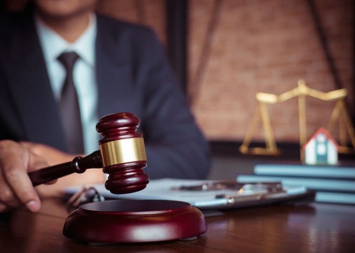 Meniti Karir Sebagai Hakim: Profesi Penting di Dunia Peradilan Indonesia