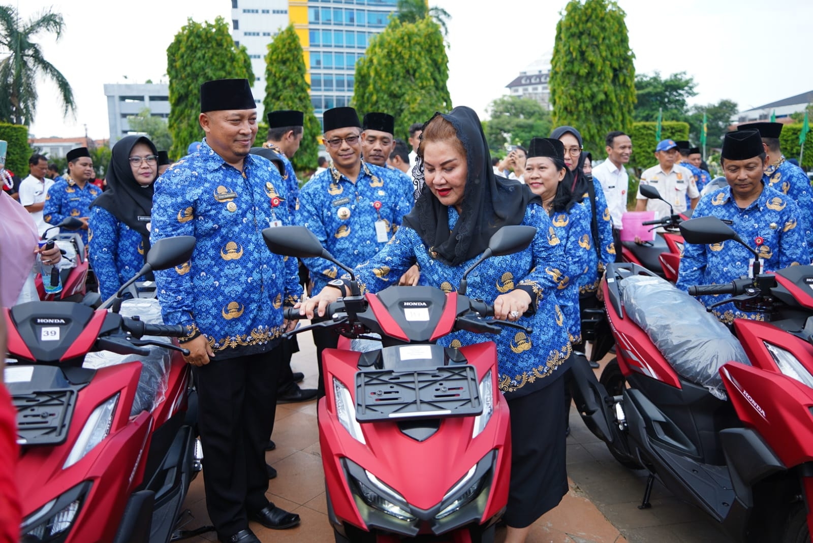 Dituntut Tingkatkan Pelayanan ke Masyarakat, 177 Lurah di Kota Semarang Dapat Inventaris Motor Baru