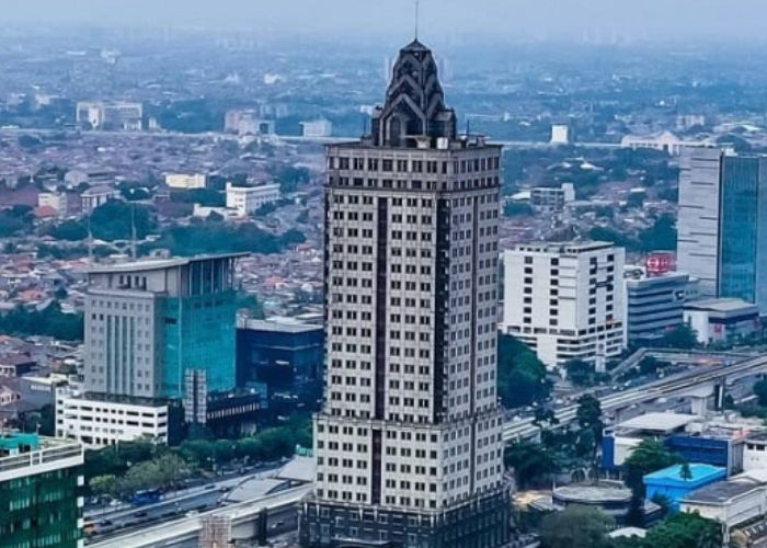 Misteri Menara Saidah: Antara Cahaya Merah dan Kisah Angker yang Mengguncangkan