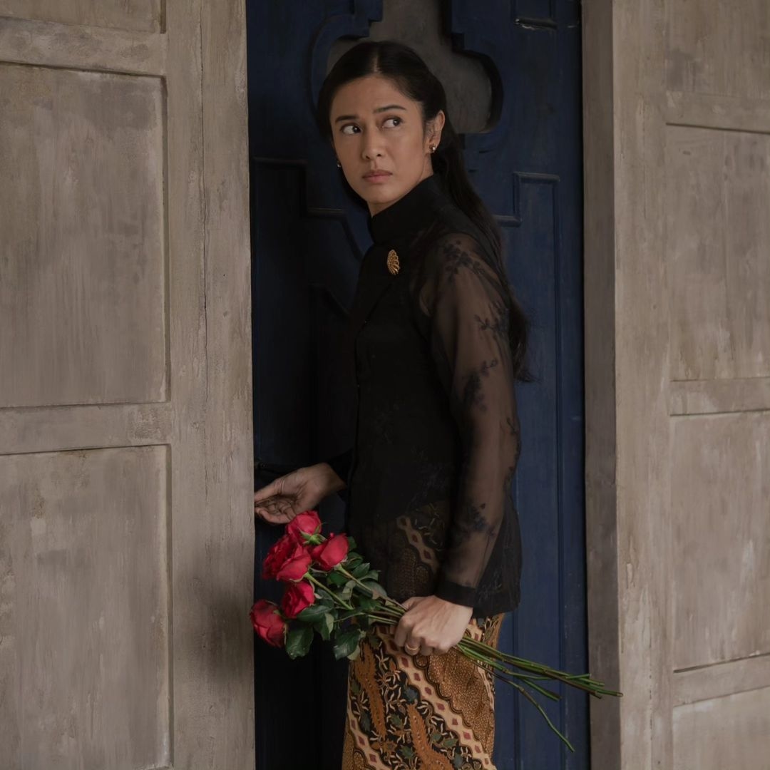 Kebaya Janggan: Pesona Elegan dengan Sejarah Perlawanan