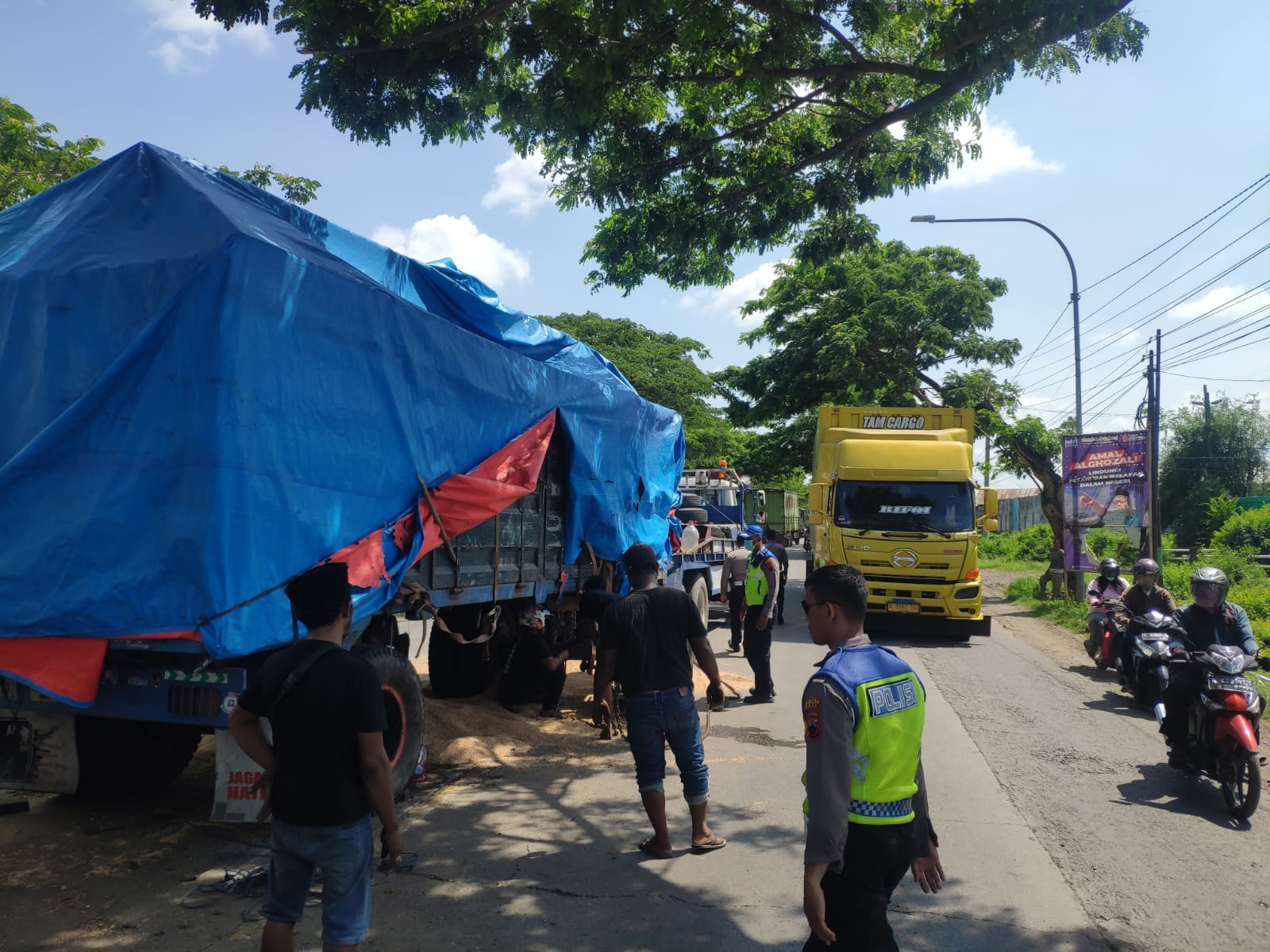 Adu Banteng, Dua Truk Bertabrakan di Jalan Pantura Juwana Pati Hingga Sebabkan Kemacetan, Kerugian Hingga 50 Juta Rupiah