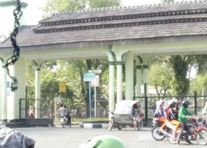 Misteri Hantu Wanita Bergaun Merah di Pintu 4 Universitas Sumatera Utara (USU): Antara Kisah Nyata atau Hanya Mitos Lokal