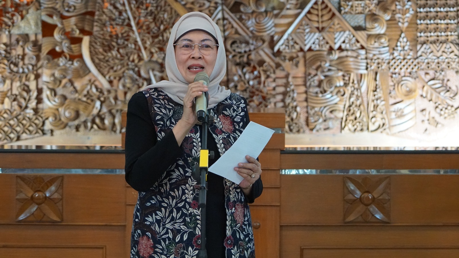 Menggugah Kesadaran, Sri Suciati Kritik Stereotip Gender dalam Orasi di Festival Hujan Bulan Desember #2