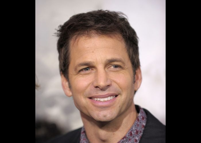 Zack Snyder Berencana Garap Film Prekuel James Bond Muda