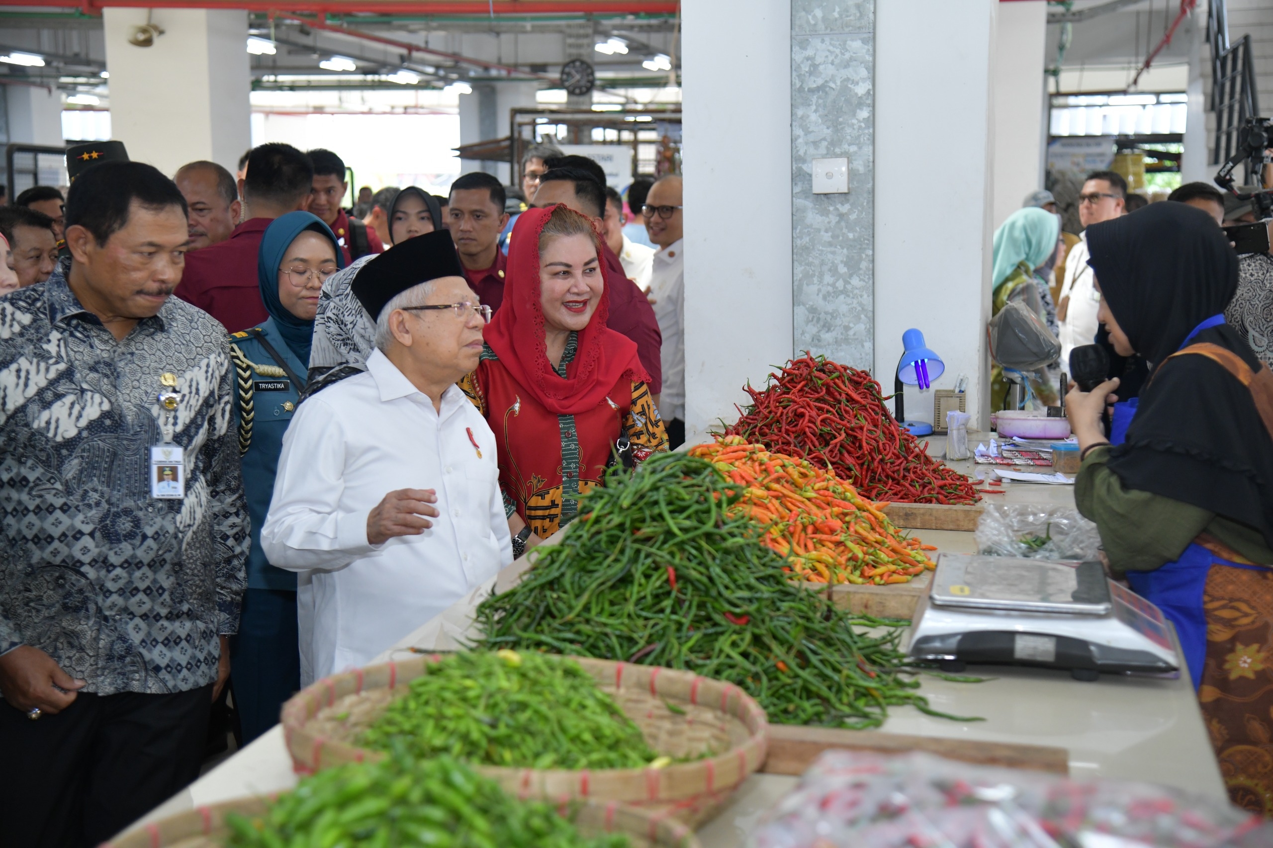 Jaga Stabilitas Harga Pangan, Wapres Ma'ruf Amin Pantau Harga Sembako di Pasar Johar
