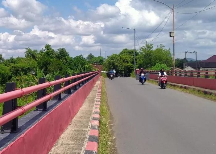 Misteri Jembatan Karangsemi Nganjuk: Penunggu Kuntilanak dan Kisah Tragis di Bawahnya