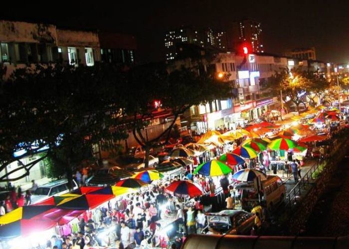 Malam Pergantian Tahun Baru 2024 di Solo: Keajaiban Seni, Car Free Night, dan Tradisi yang Meriah