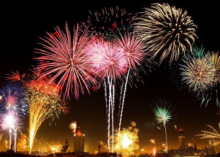 Meriahnya Malam Tahun Baru 2024 di Kota Solo: Pesta, Musik, dan Kembang Api di Berbagai Tempat