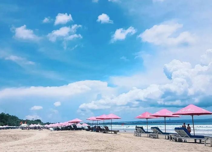 Pesona Unik Wisata Pantai Seminyak: Keelokan Alam dan Keberagaman Aktivitas, Berikut Beberapa Rekomendasinya