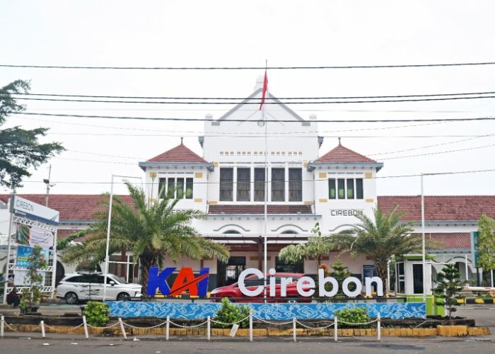 Melacak Jejak Sejarah: Stasiun-Stasiun Bersejarah yang Hadir dan Menghiasi di Jawa Barat