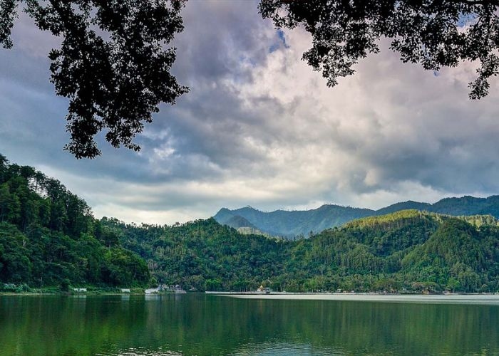 Sejarah Telaga Ngebel Ponorogo: Keajaiban Alam dan Asal Usulnya yang Menarik