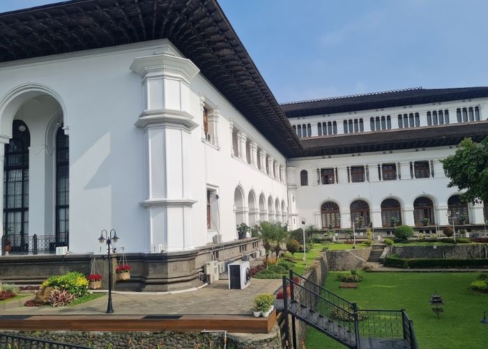 Misteri dan Sejarah Museum Pos Indonesia: Menelusuri Kehidupan dan Cerita Mistis di Balik Bangunan Bersejarah