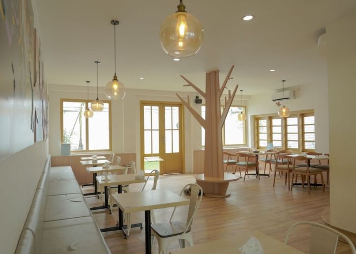 Cat Cafe dan Dog Cafe di Malang Raya: Tempat Seru Nongkrong dan Bermain Bersama Anabul