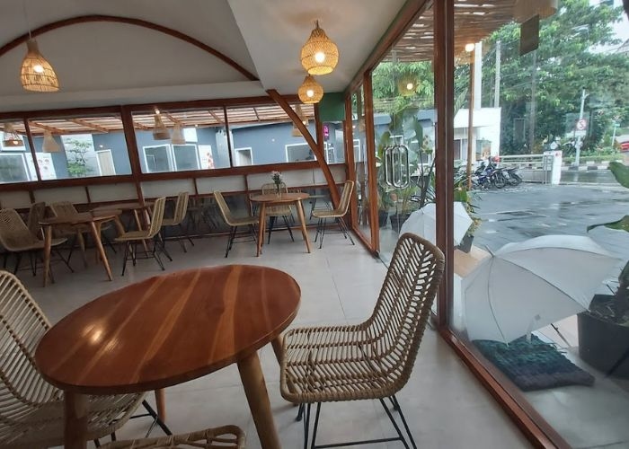 Rekomendasi 4 Cafe Ala Bali di Surabaya untuk Nongkrong dengan Suasana Tropis