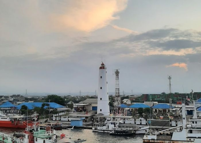 Sejarah Perjalanan Mercusuar Willem III: Peninggalan Bersejarah Pelabuhan Tanjung Emas Semarang