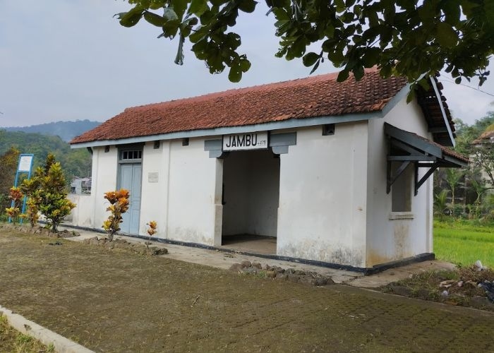 Jejak Perjalanan Stasiun Jambu: Wisata Sejarah Sekaligus Keindahan Alam di Kabupaten Semarang