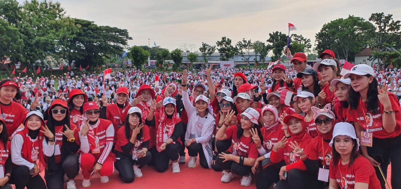 Trini Puspa Lestari Terharu, 3000 Perempuan Pilih Ganjar (Pijar) Ikut Senam Bersama di Demak
