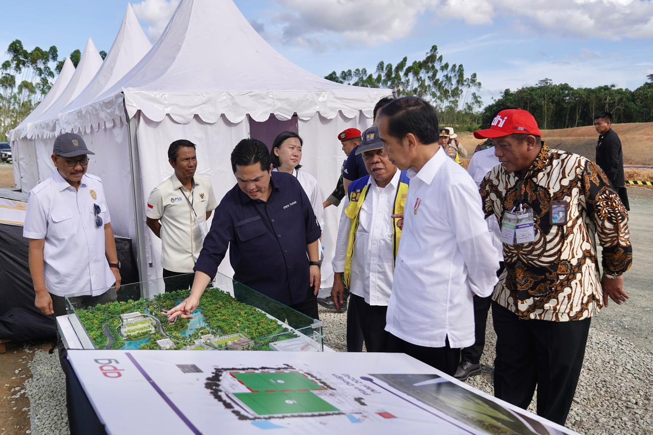 Presiden Jokowi Apresiasi Kemajuan Pembangunan Training Center PSSI di IKN