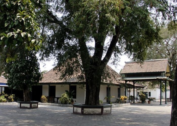 Bangunan Bersejarah di Yogyakarta: Pesanggrahan Ambarbinangun, Ruang Sejarah yang Hidup di Bawah Bayang Sultan Hamengkubuwono VI