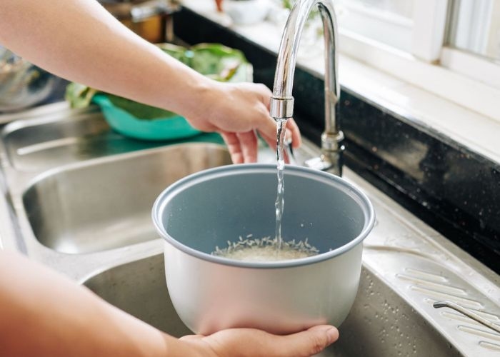 5 Tips Cerdas Mencuci Beras agar Kandungan Nutrisi Tetap Terjaga