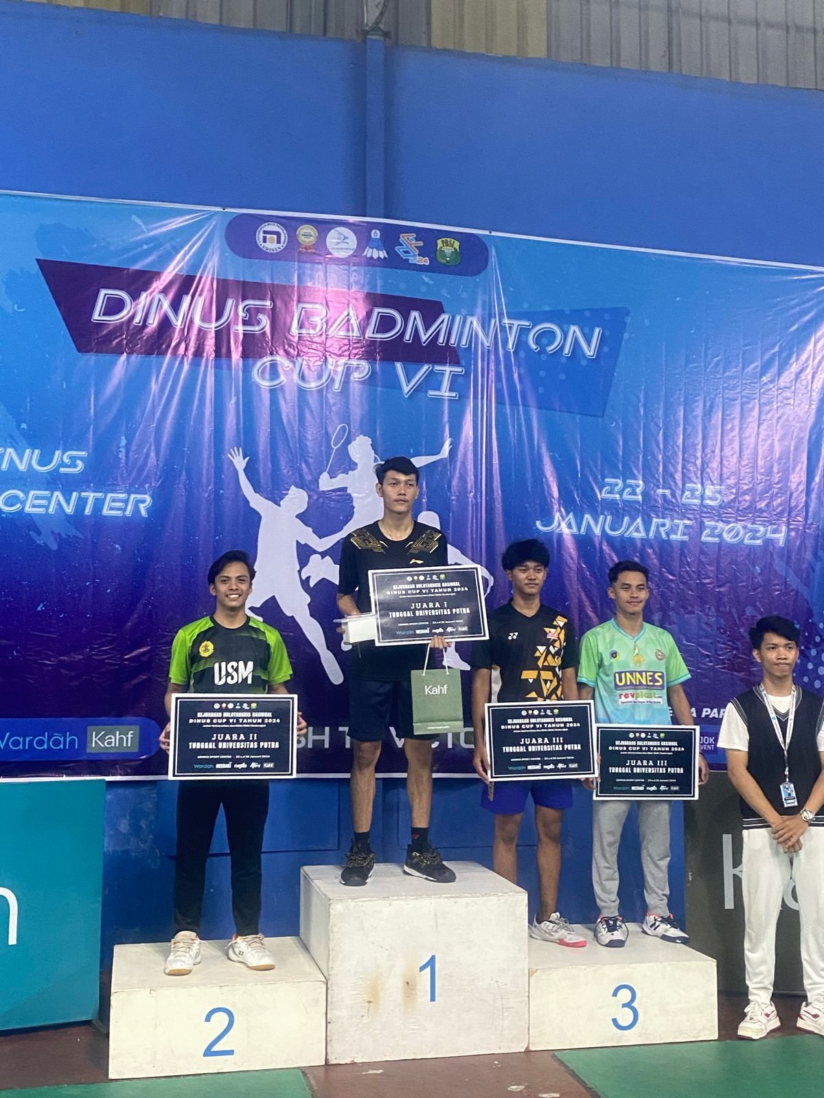 Mahasiswa USM Raih Medali Perak Pada Kejuaraan Bulutangkis Dinus Badminton Cup VI