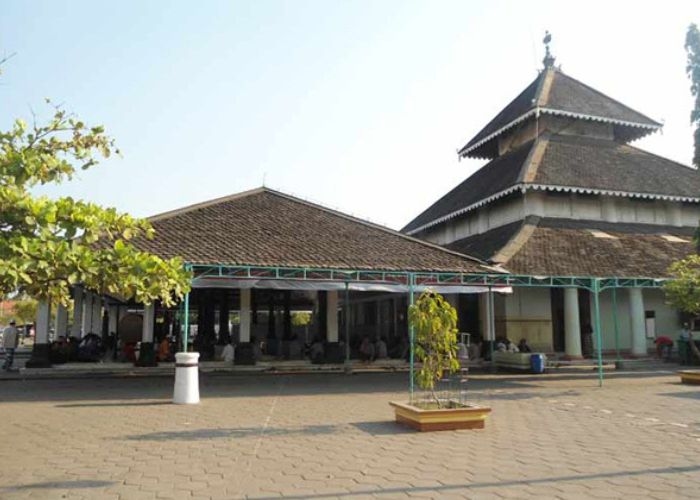 Mengenal Lebih Dekat Masjid Sunan Kalijaga di Kadilangu: Saksi Perjalanan Sejarah Islam di Jawa Tengah