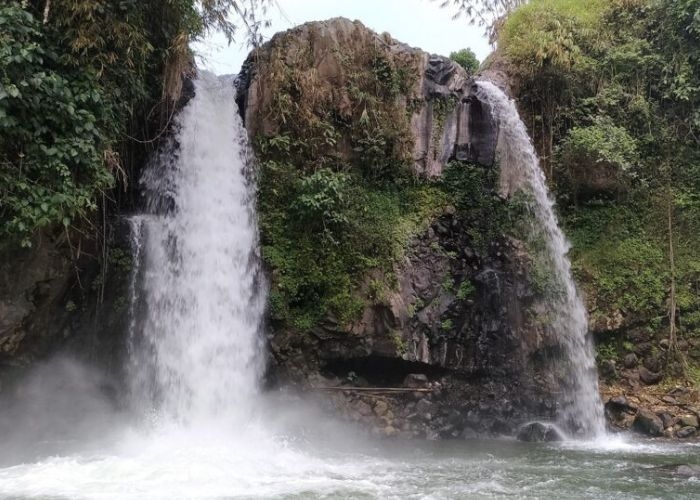 Kisah Curug Pengantin Tegal: Keindahan Alam dan Misteri Romantis yang Terus Menghantui