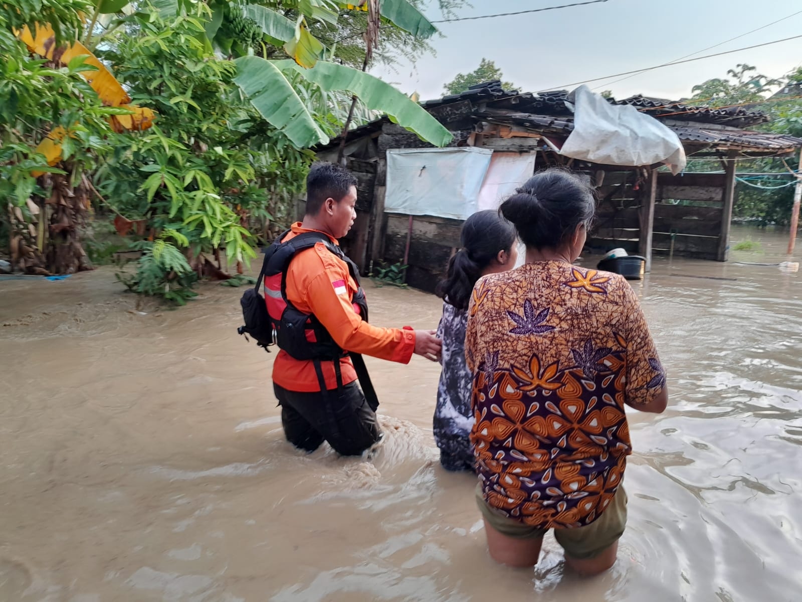 Banjir Grobogan, BPBD Mulai Salurkan Bantuan dan Dirikan Dapur Umum Untuk Warga Terdampak