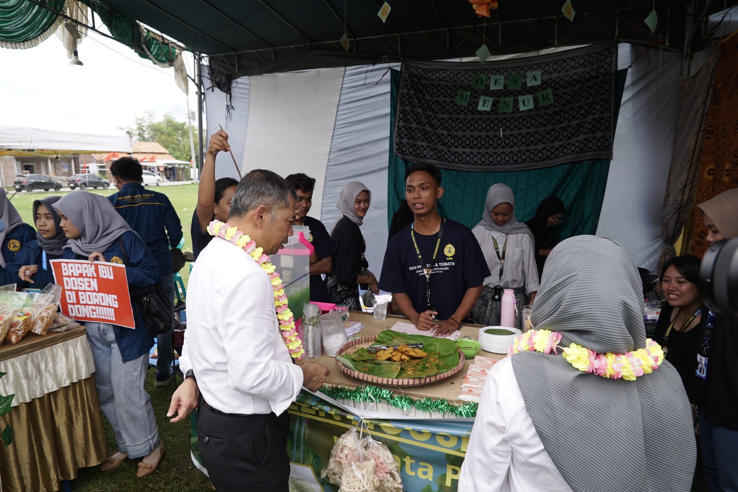 Rektor Kunjungi Mahasiswa KKN PPM XXIII, Serap Aspriasi Warga
