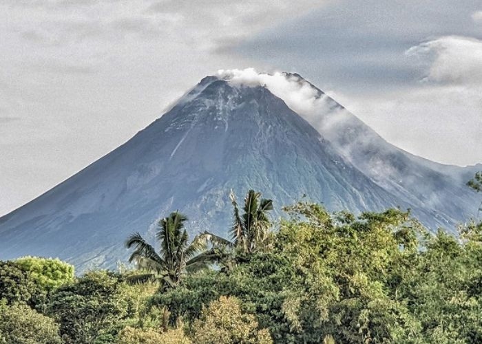 Sebuah Cerita dari Gunung Merapi: Keindahan Alam yang Penuh Pesona dan Misteri Pasar Bubrah