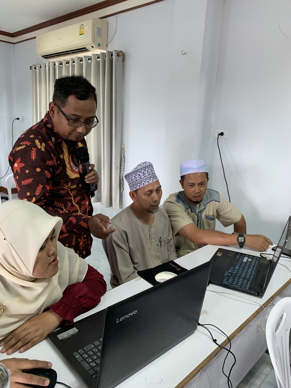 Dosen Universitas PGRI Semarang Berkarya di Thailand: Membangun Media Pembelajaran Berbasis Canva