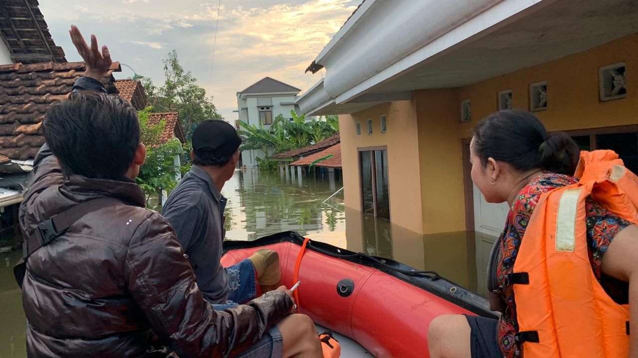 Relawan Banjir Demak Tetap Berpartisipasi dalam Pemilu 2024: Komitmen Terhadap Kemanusiaan dan Demokrasi