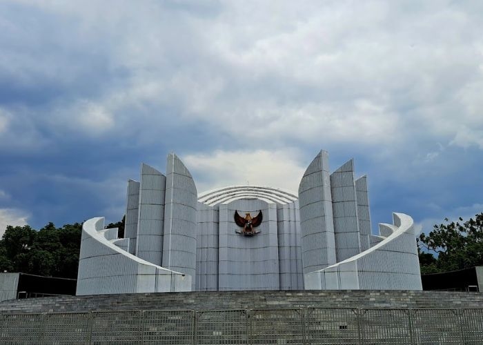 Mengenal Lebih Dekat Kisah Monumen Perjuangan Bandung: Sebuah Simbol Sejarah dan Perjuangan