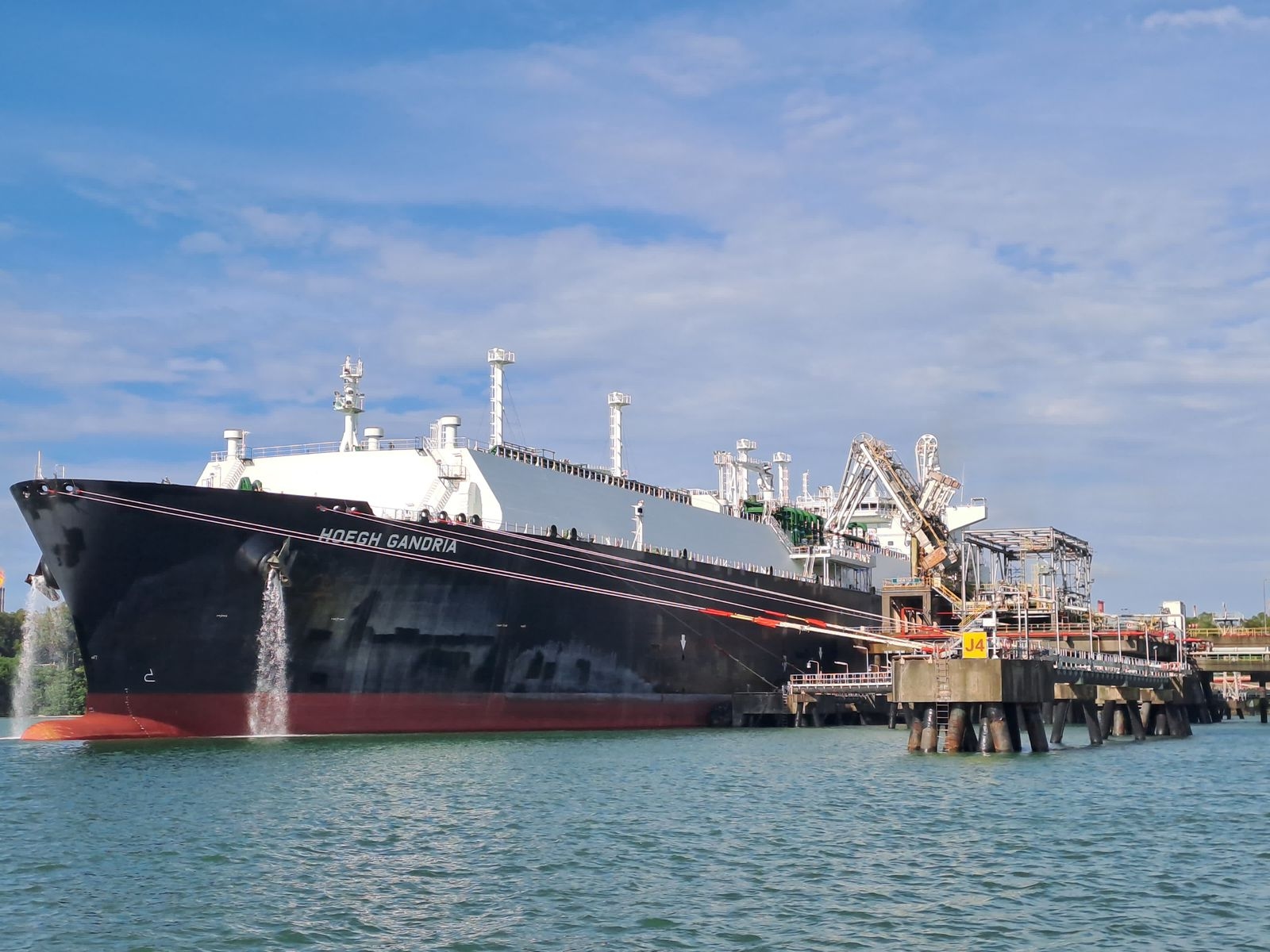 Mengarungi Pasar Global: PGN Melangkah dengan Bisnis Jual Beli LNG Internasional