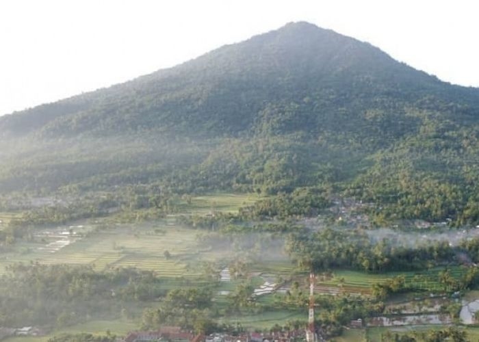 Mengulik Keindahan Mitos Tersembunyi di Gunung Aseupan: Keindahan Alam dan Misteri yang Menyelimuti