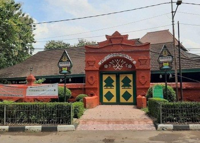 Menelusuri Sejarah Masjid Agung Sang Ciptarasa: Warisan Salah Satu Walisongo, Sunan Gunung Jati