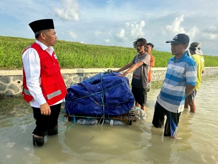 Rektor USM Apresiasi Mahasiswa yang Terlibat Penanganan Banjir Demak