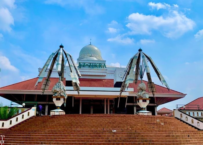 Sejarah Perjalanan Masjid Muamar Qaddafy: Simbol Spiritualitas dan Arsitektur Modern di Bukit Az-Zikra