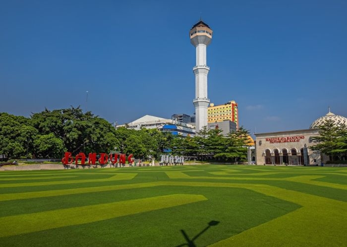 Sejarah Keagungan Masjid Raya Bandung: Landmark Bersejarah yang Menjadi Penyeimbang Kehidupan Sosial Warga Ibukota Jawa Barat