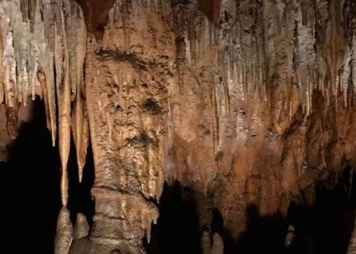 Mengintip Misteri di Balik Gua-gua Indonesia: 3 Gua yang Menyimpan Aura Mistis