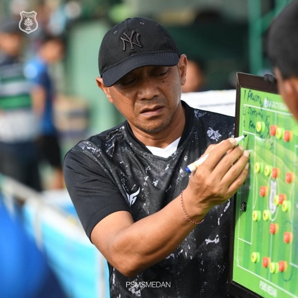 Ini Profil Lengkap I Putu Gede Pelatih Kepala Persibo Anyar, Ditargetkan Lolos ke Liga 2