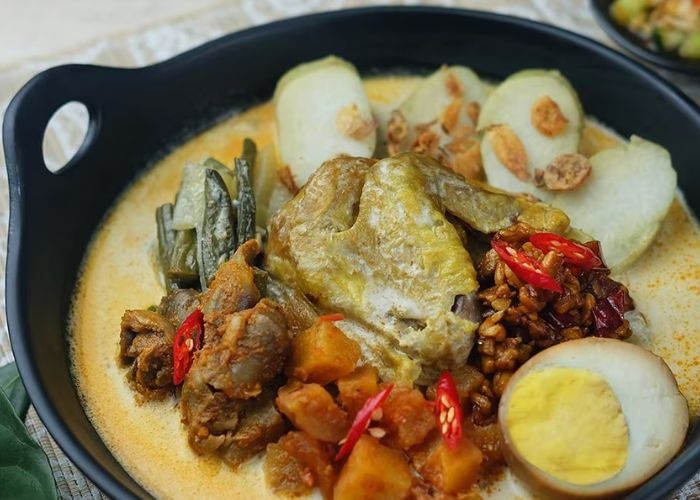 Kelezatan Lontong Cap Go Meh: Sebuah Sejarah Tradisi dan Perpaduan Budaya di Hari Terakhir Perayaan Imlek