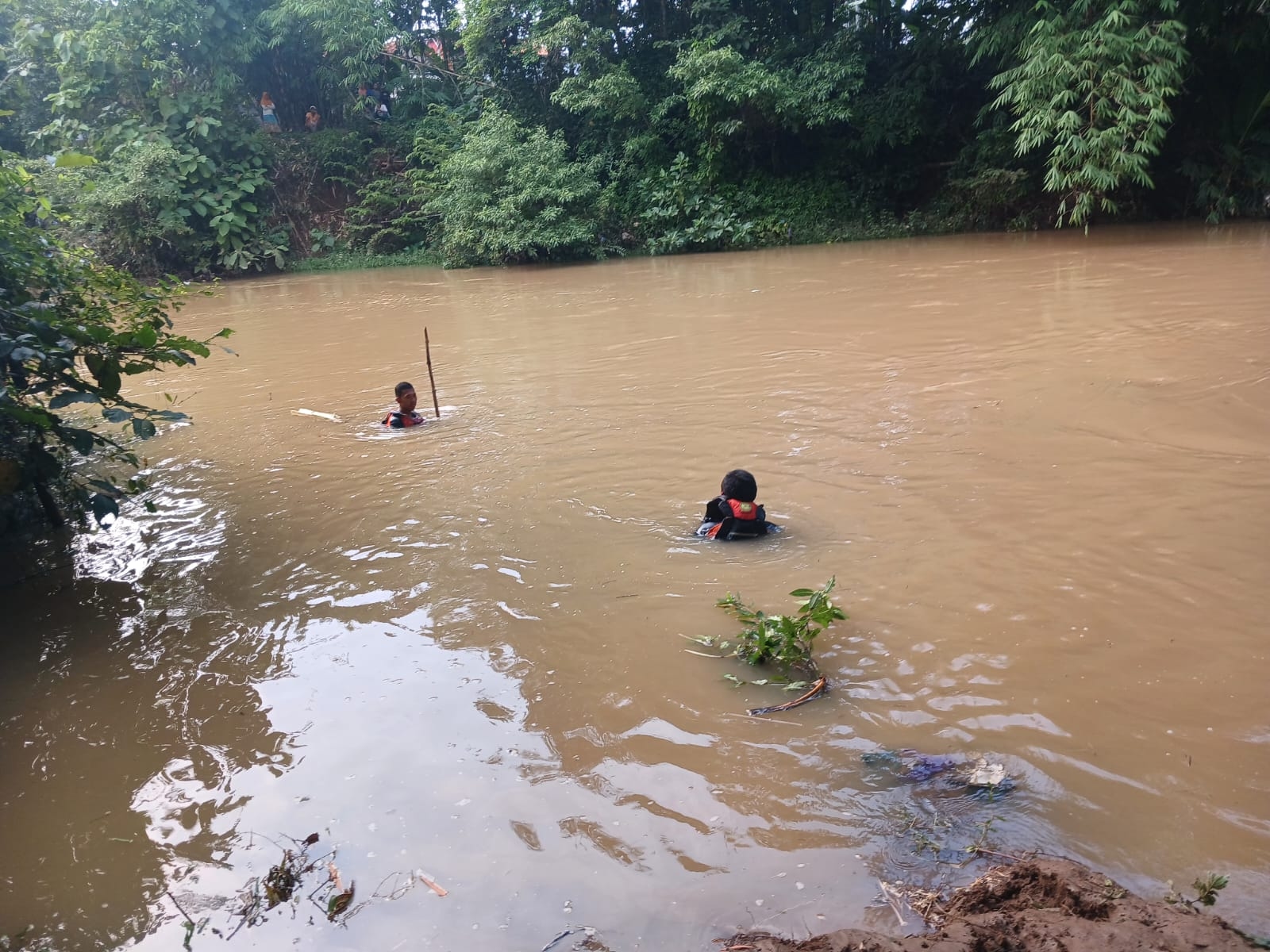 Tragedi di Sungai Sragi Pekalongan, Dua Bocah Hanyut, Satu Meninggal Dunia