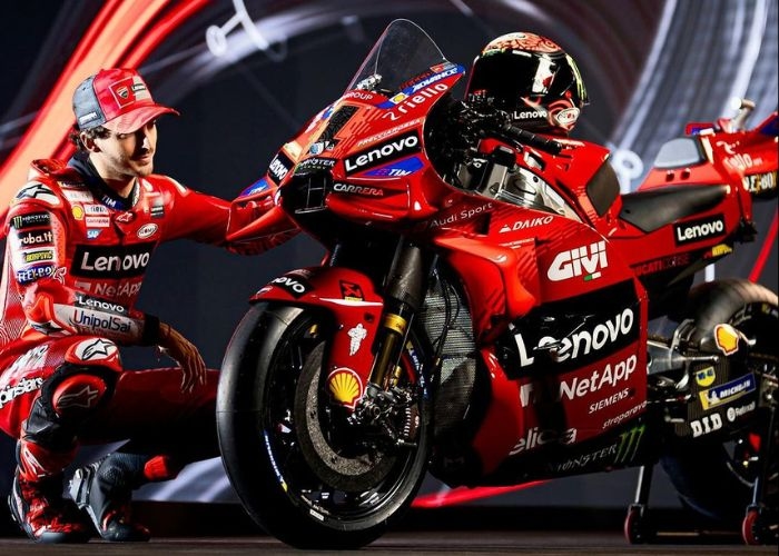 Ledekan Santai Luca Marini kepada Francesco Bagnaia di Tes Pramusim MotoGP 2024 Qatar