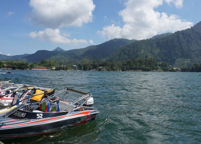 Mitos dan Keindahan Alam Telaga Sarangan: Kisah Misteri di Lereng Gunung Lawu yang Melegenda