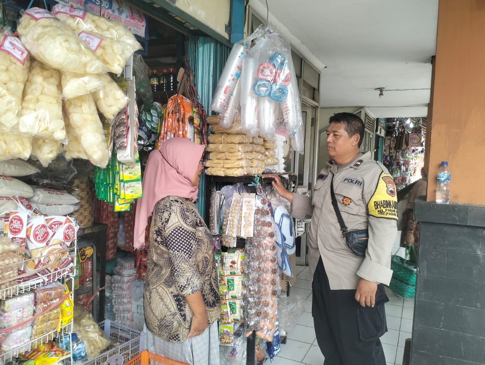 Antisipasi Lonjakan Harga Sembako Jelang Puasa, Polresta Surakarta Terjunkan Bhabinkamtibmas Monitoring Pasar