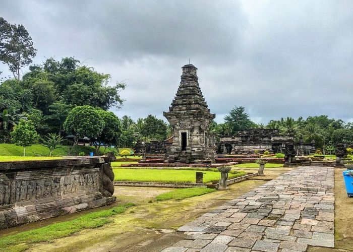 Menelusuri Keajaiban Sejarah dan Cerita Misteri yang Menyelimuti Komplek Candi Penataran di Blitar