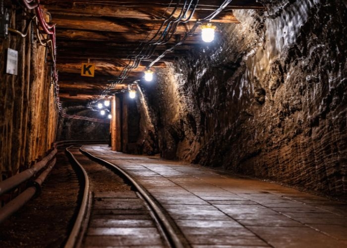 Cerita Urban Legend di Indonesia: Misteri Terowongan di Kawasan Patahan Soegar, Jejak Kekerasan Kolonial di Tambang Batu Bara Indonesia