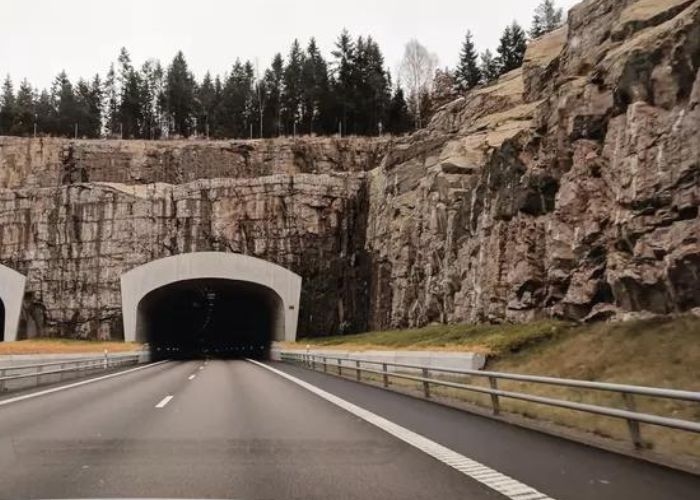 Kisah Urban Legend di Indonesia: Misteri Terowongan Wilhelmina dan Jejak Mistis di Jalur Kereta Bersejarah di Pangandaran
