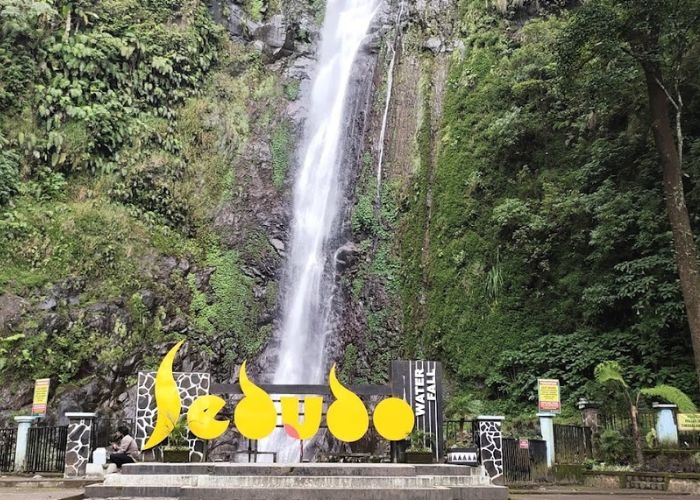 Tempat Misteri di Nganjuk: Air Terjun Sedudo, Sebuah Keindahan Alam yang Tersembunyi dalam Aura Mistis